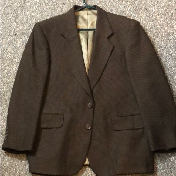 Used suit jacket size 40S by Oscar De La Renta